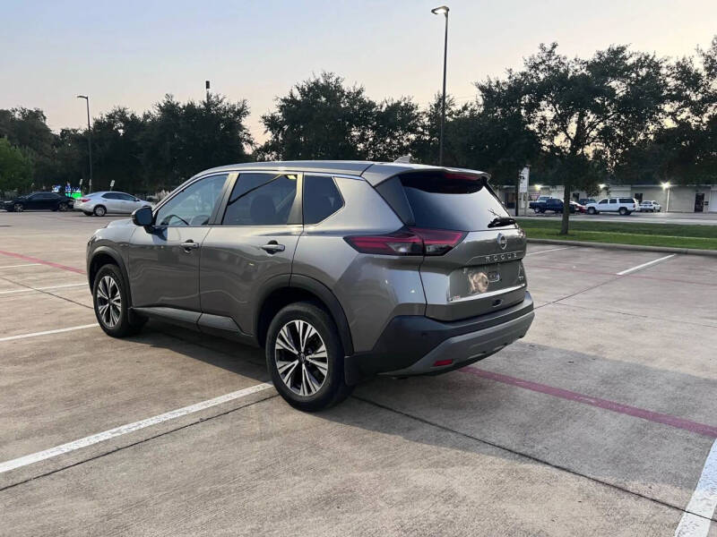 2022 Nissan Rogue SV