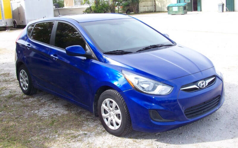 2014 Hyundai Accent GS photo 2