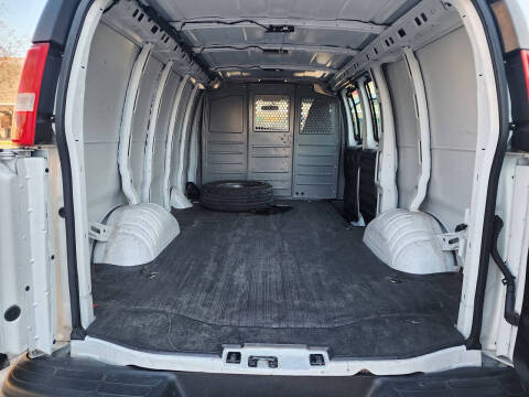 2022 Chevrolet Express 2500