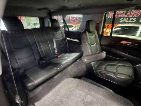 2016 Cadillac Escalade ESV Luxury Collection