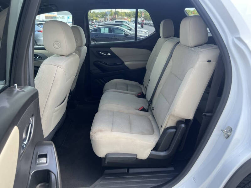 2023 Chevrolet Traverse LS