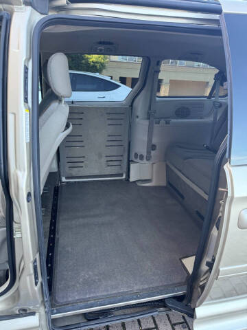 2005 Dodge Grand Caravan SXT