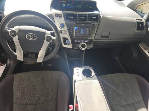 2013 Toyota Prius v Three