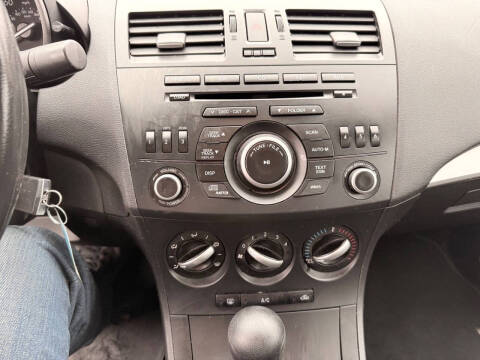 2013 Mazda MAZDA3 i SV