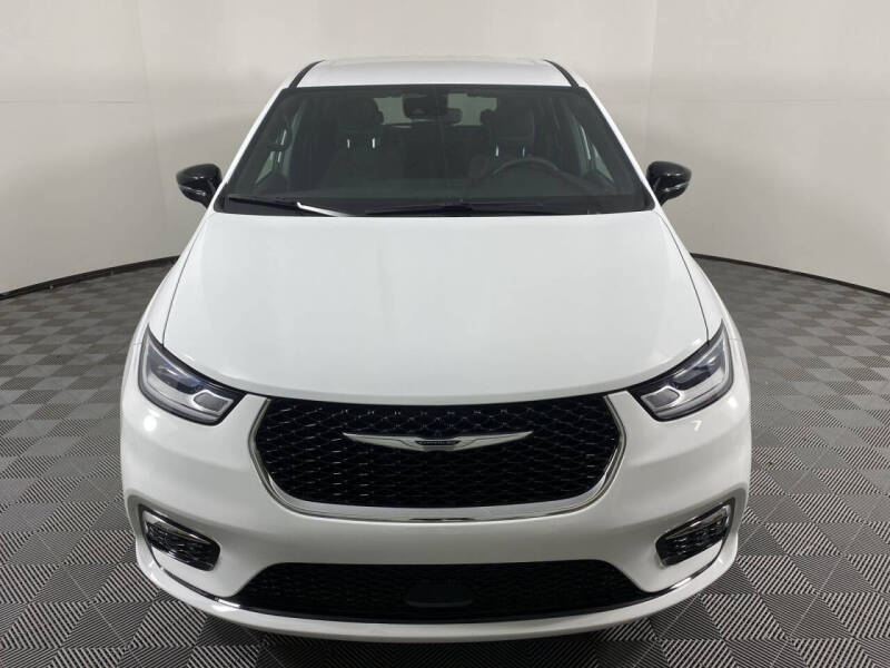 2024 Chrysler Pacifica Touring