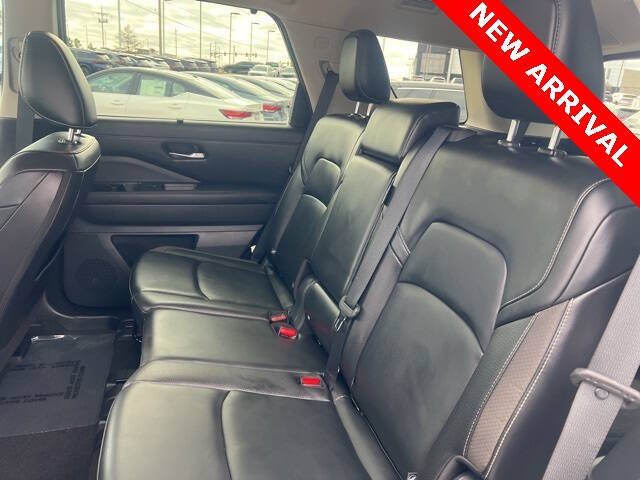 2023 Nissan Pathfinder SL