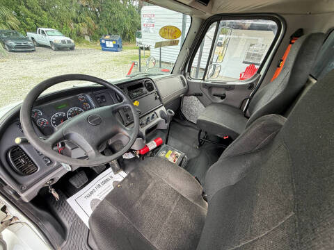 2017 Freightliner M2 106