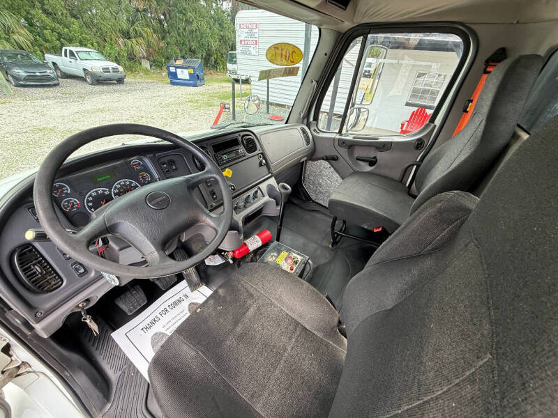 2017 Freightliner M2 106