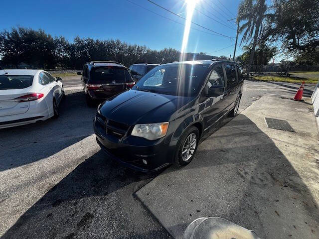 2013 Dodge Grand Caravan R/T's photo