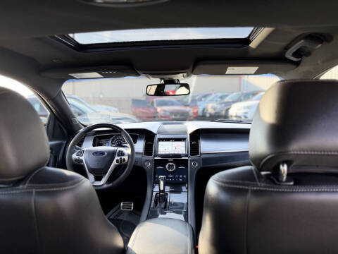 2016 Ford Taurus SHO