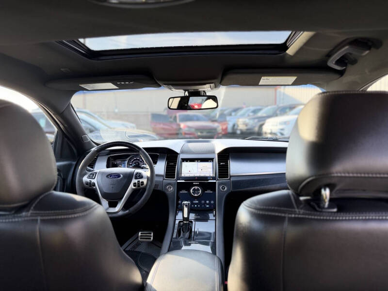 2016 Ford Taurus SHO