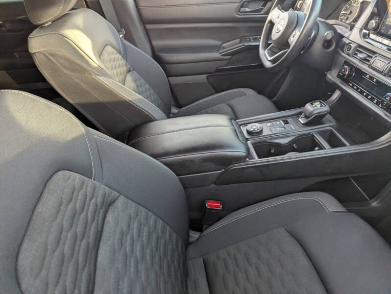 2024 Nissan Pathfinder S