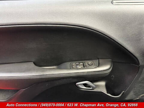 2016 Dodge Challenger SXT Plus