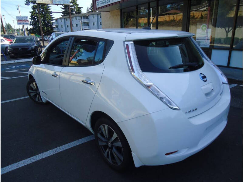 2016 Nissan LEAF