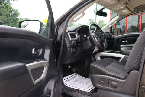 2017 Nissan Titan