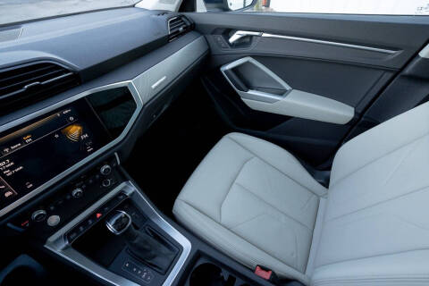 2020 Audi Q3 quattro Premium 45 TFSI