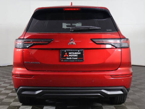 2025 Mitsubishi Outlander ES