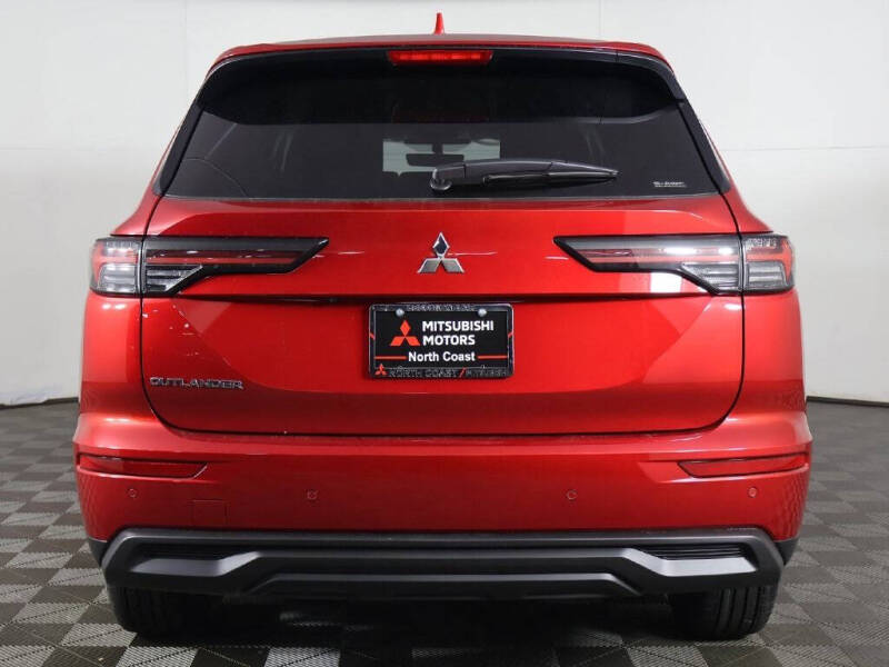2025 Mitsubishi Outlander ES