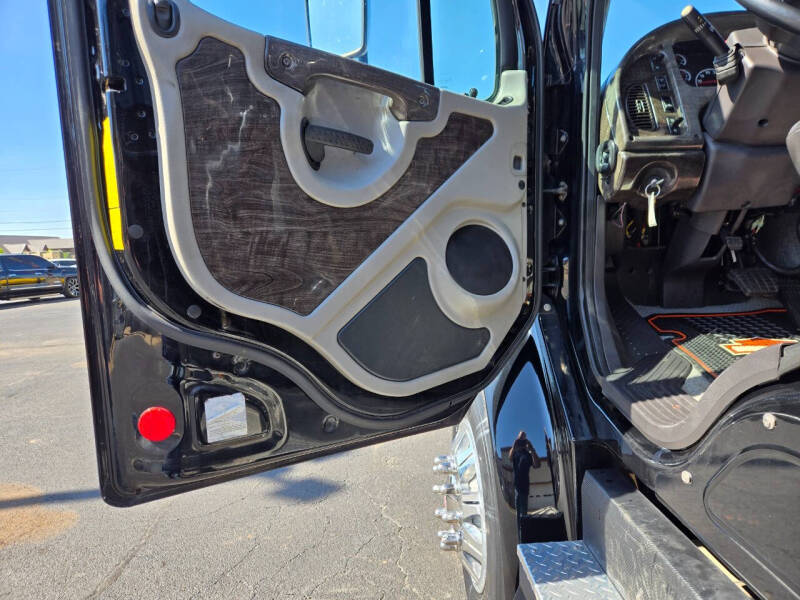 2007 Freightliner M2 106