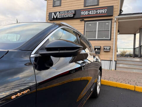 2019 Audi e-tron quattro Prestige