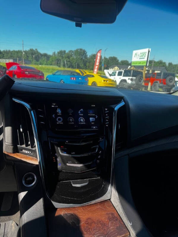 2017 Cadillac Escalade ESV Luxury
