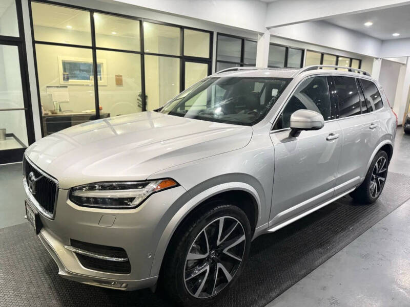 2018 Volvo XC90 T6 Momentum