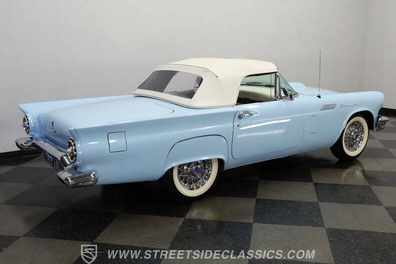 1957 Ford Thunderbird