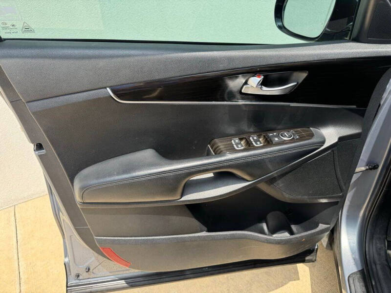 2020 Kia Sorento LX V6