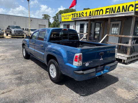 2006 Mitsubishi Raider LS