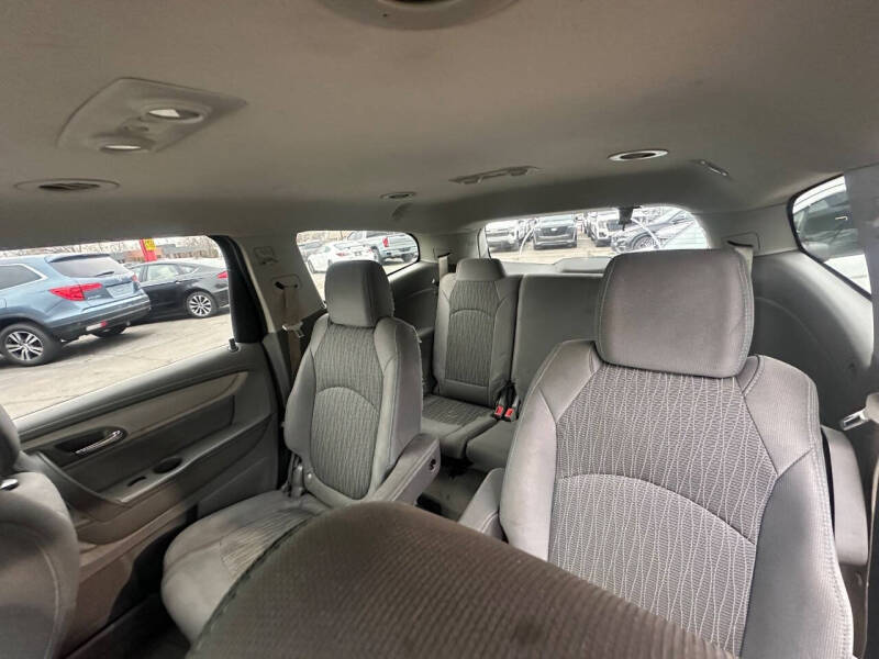 2017 Chevrolet Traverse LT