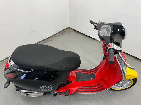 2023 Vespa Primavera 50 Mickey Mouse Edit
