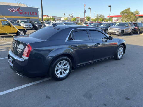 2015 Chrysler 300 Limited