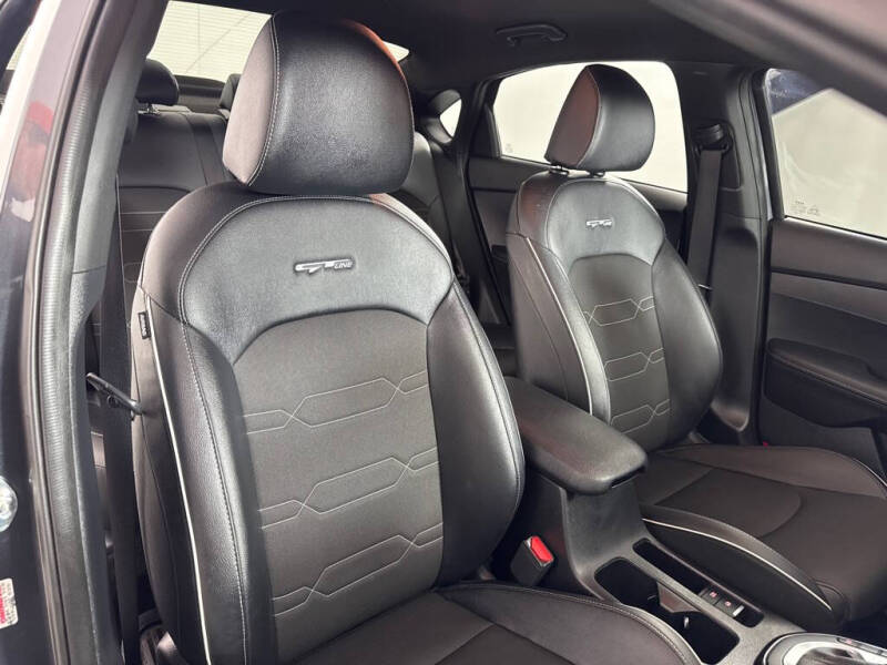 2022 Kia Forte GT Line