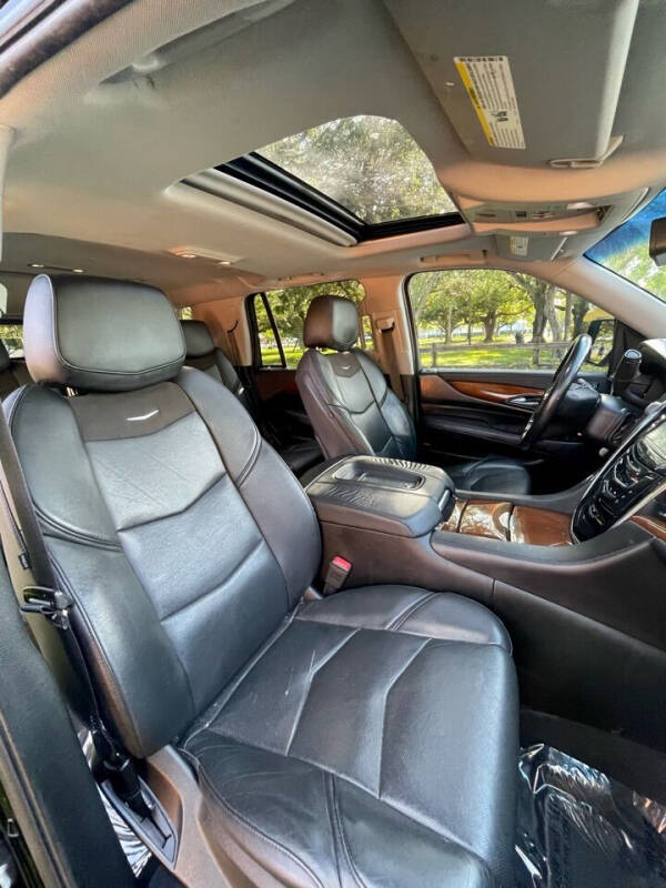 2018 Cadillac Escalade Luxury