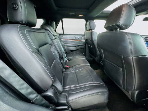2017 Ford Explorer Platinum