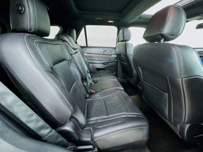 2017 Ford Explorer Platinum