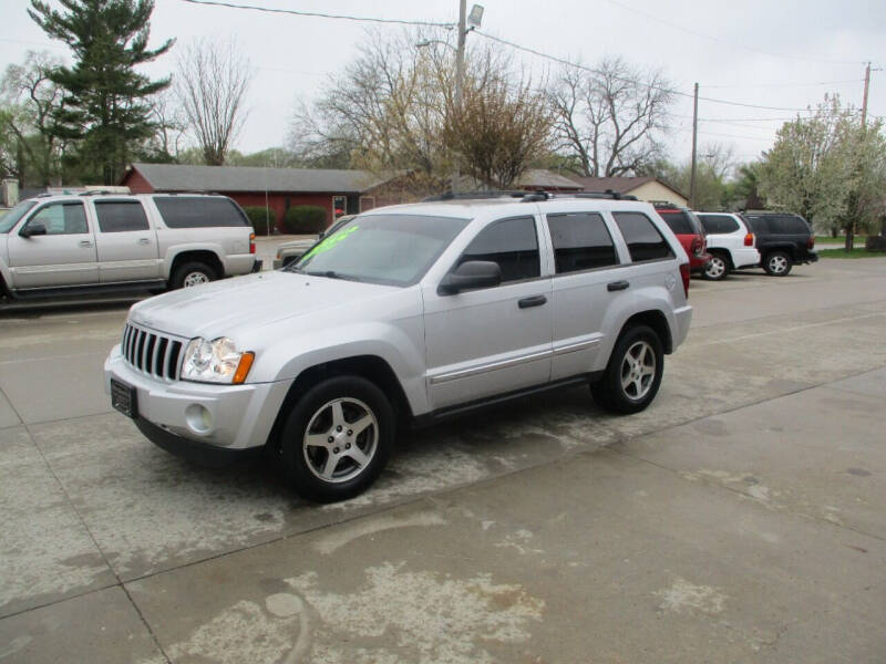 2005 Jeep Grand Cherokee for sale at The Auto Specialist Inc. in Des Moines IA