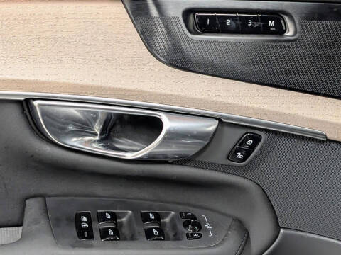 2025 Volvo XC90 B5 Plus Bright Theme 7P