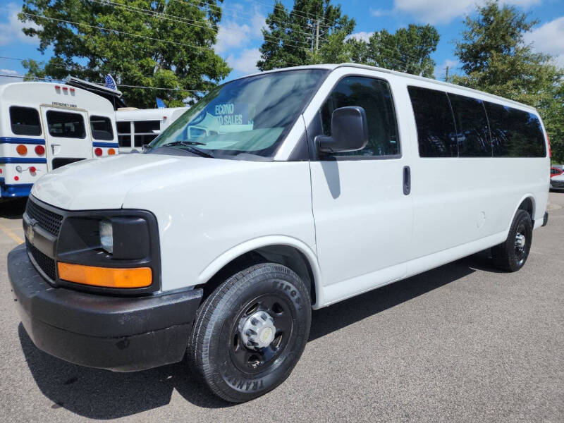2012 Chevrolet Express LS's photo