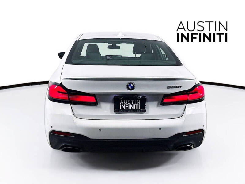 2022 BMW 5 Series 530i