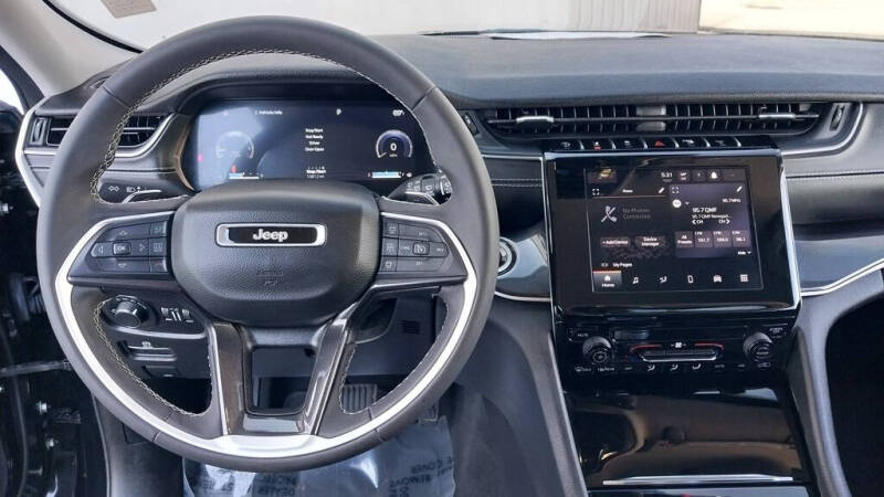 2023 Jeep Grand Cherokee Laredo