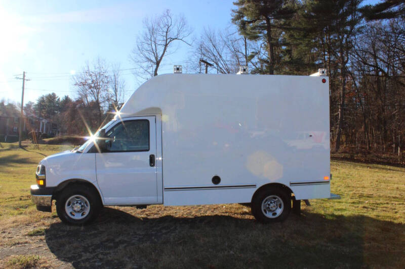 2025 Chevrolet Express 3500