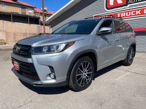 2017 Toyota Highlander for sale at Red Rock Auto Sales in Saint George UT