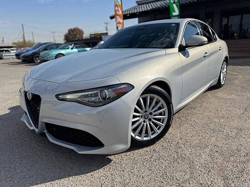 2022 Alfa Romeo Giulia Base