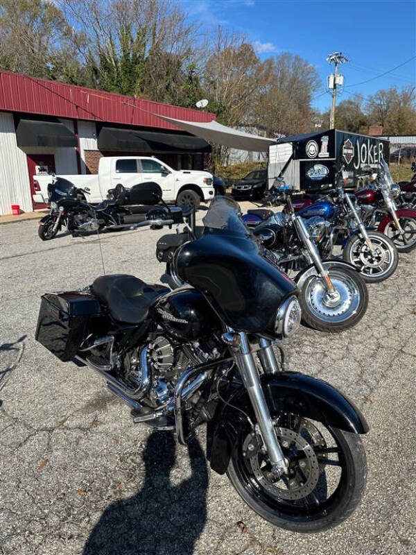 2011 Harley-Davidson FLHX -