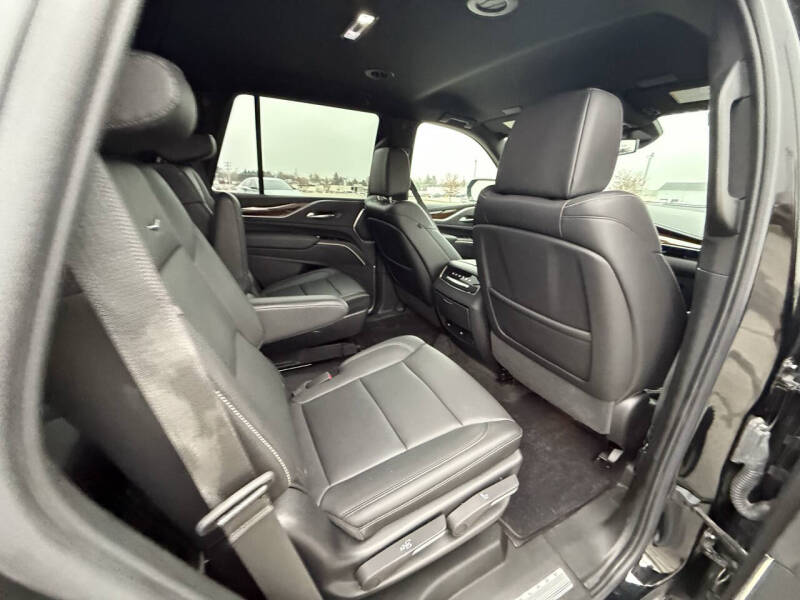 2022 Cadillac Escalade Luxury