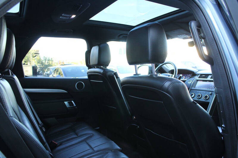 2020 Land Rover Discovery Landmark Edition