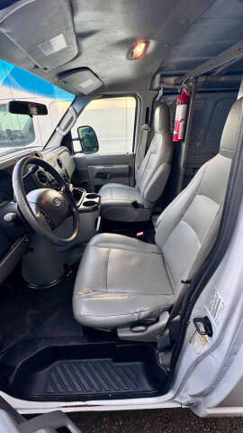 2011 Ford E-Series E-350 SD