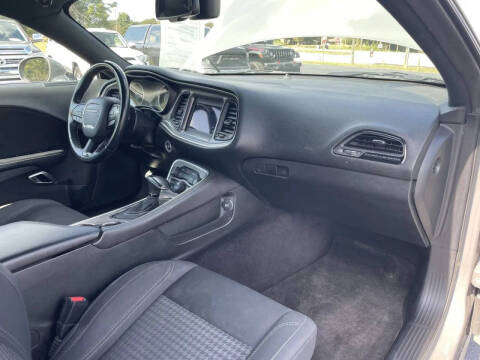 2019 Dodge Challenger SXT