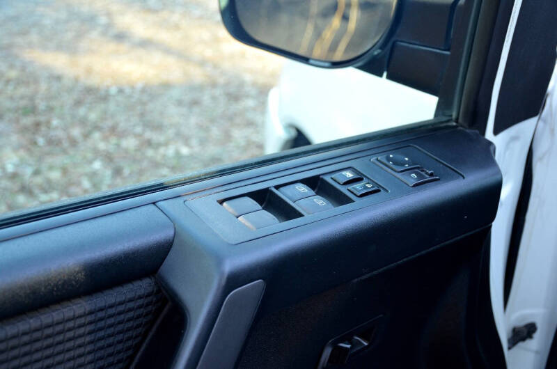 2014 Nissan Titan SV